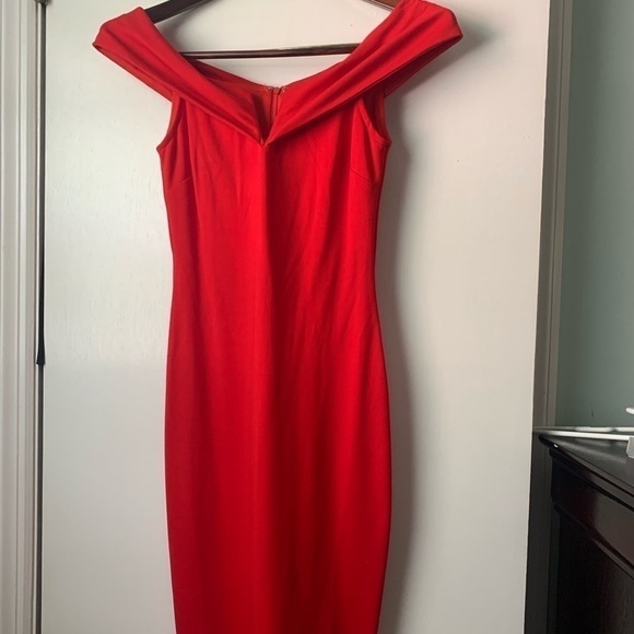 FOREVER 21 off- the- shoulder v-neck holiday sexy cocktail dress - Picture 2 of 7